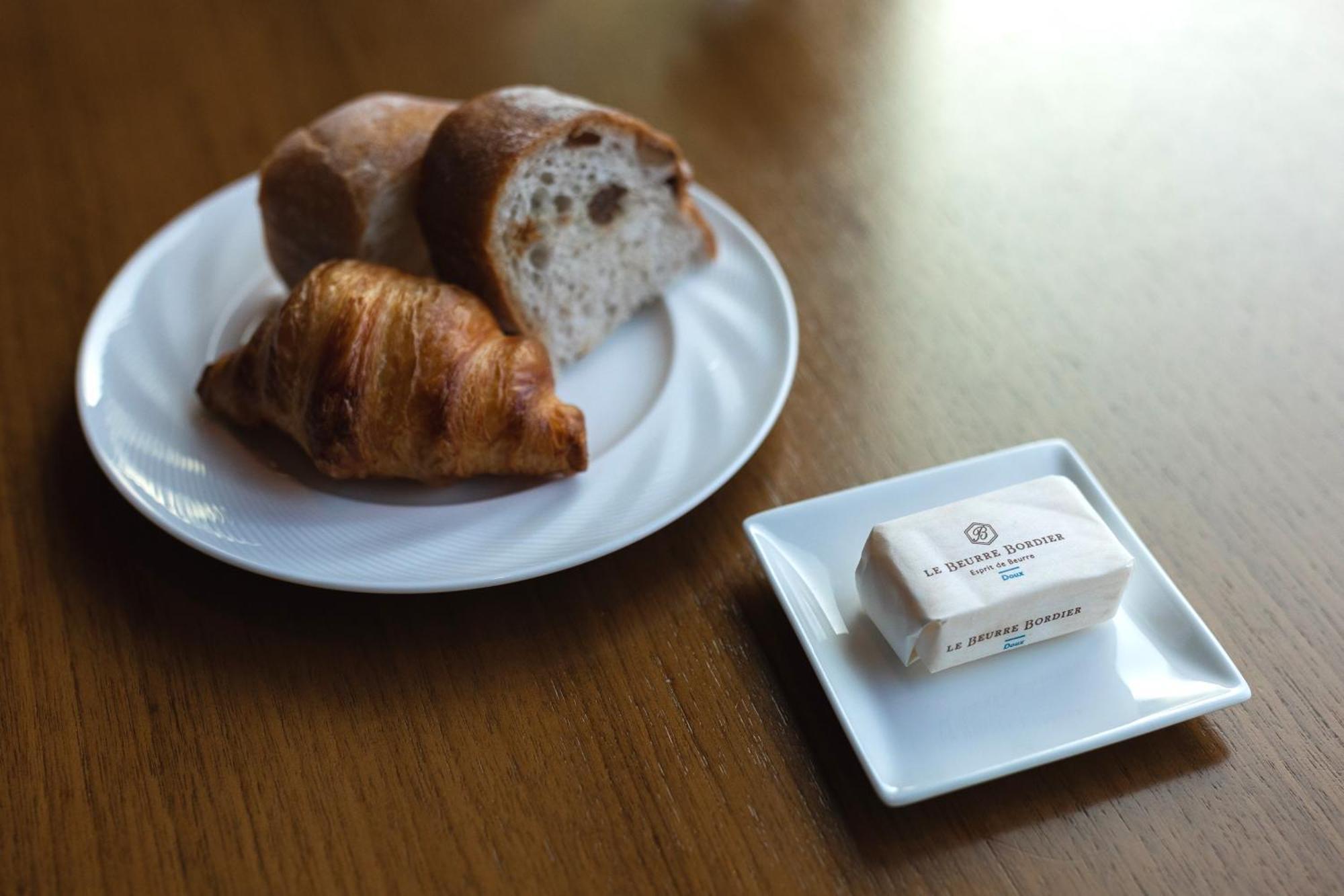 เดอะ เกท โฮเต็ล โตเกียว บาย ฮูลิค Hotel ภายนอก รูปภาพ Croissant and pain au chocolat