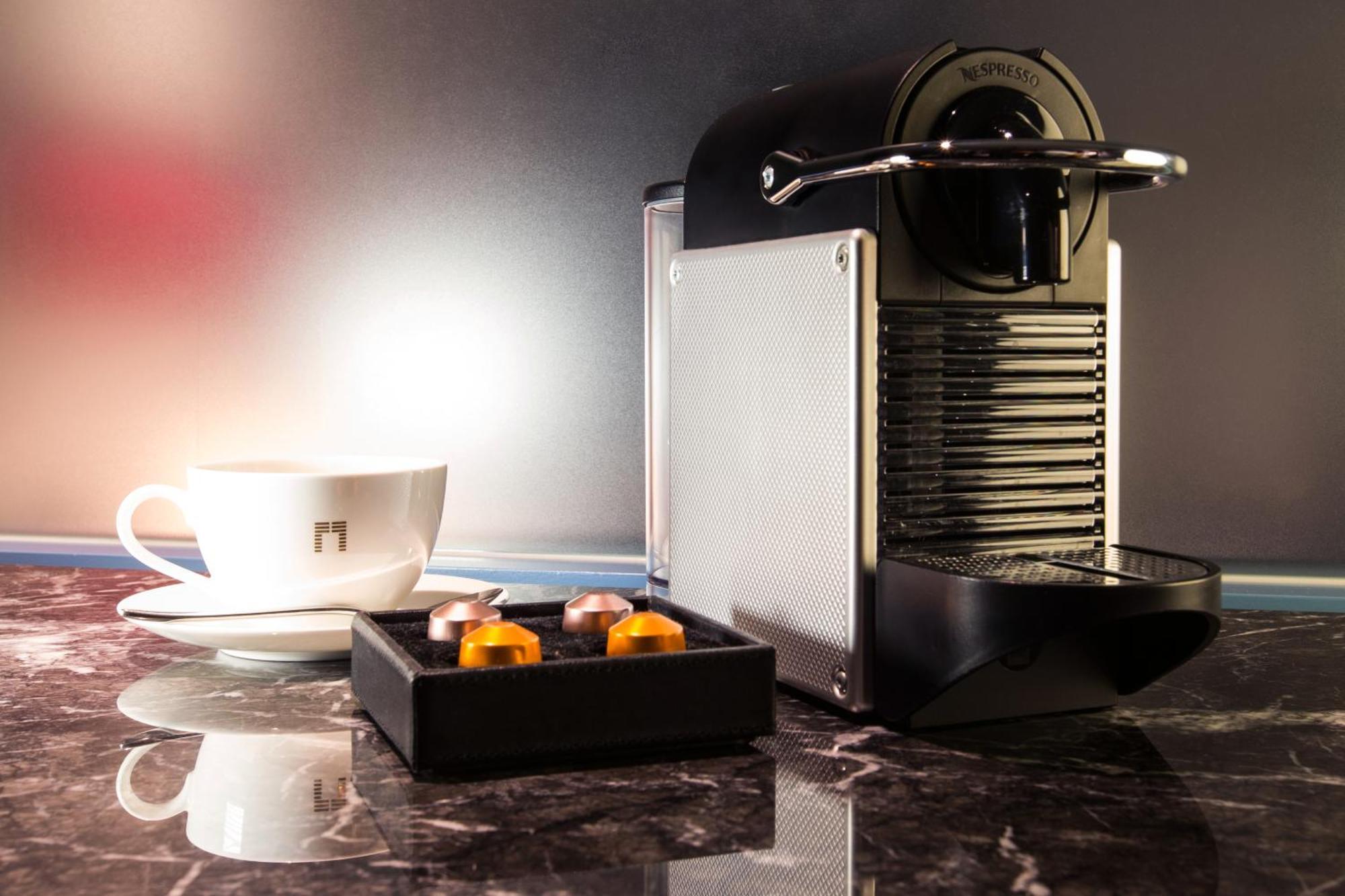 เดอะ เกท โฮเต็ล โตเกียว บาย ฮูลิค Hotel ห้อง รูปภาพ A Nespresso coffee machine